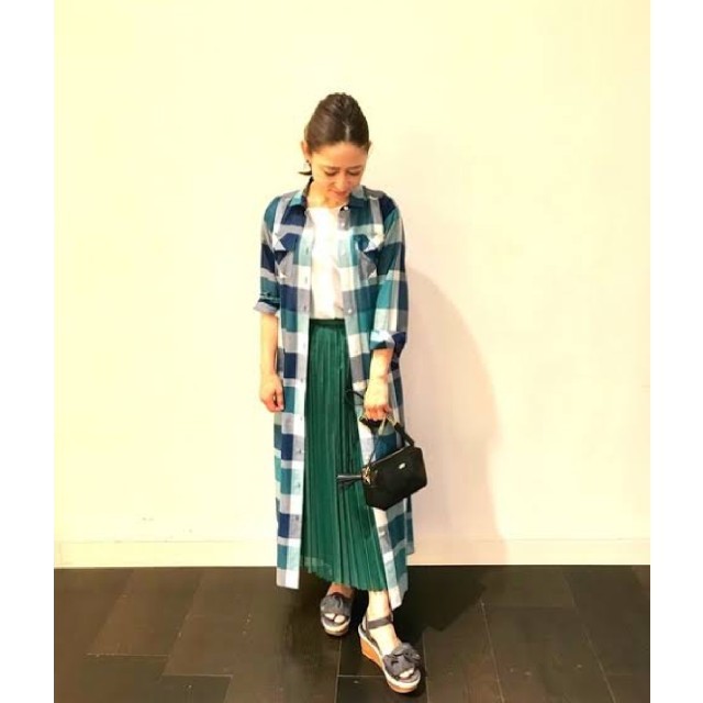 BURBERRY BLUE LABEL(バーバリーブルーレーベル)の美品 ブルーレーベルクレストブリッジ シャツワンピ 本田翼 レディースのワンピース(ロングワンピース/マキシワンピース)の商品写真