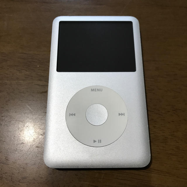 Apple(アップル)のiPod classic 160GB スマホ/家電/カメラのオーディオ機器(ポータブルプレーヤー)の商品写真