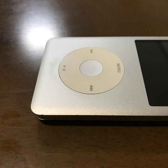 Apple(アップル)のiPod classic 160GB スマホ/家電/カメラのオーディオ機器(ポータブルプレーヤー)の商品写真