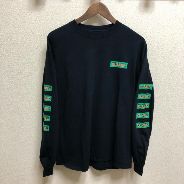 XLARGE(エクストララージ)の中古品 XLARGE 袖プリント 袖ロゴ ロンＴ M メンズのトップス(Tシャツ/カットソー(七分/長袖))の商品写真