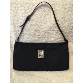 フェンディ(FENDI)のFENDI  ズッカ柄 ショルダーバッグ(ショルダーバッグ)