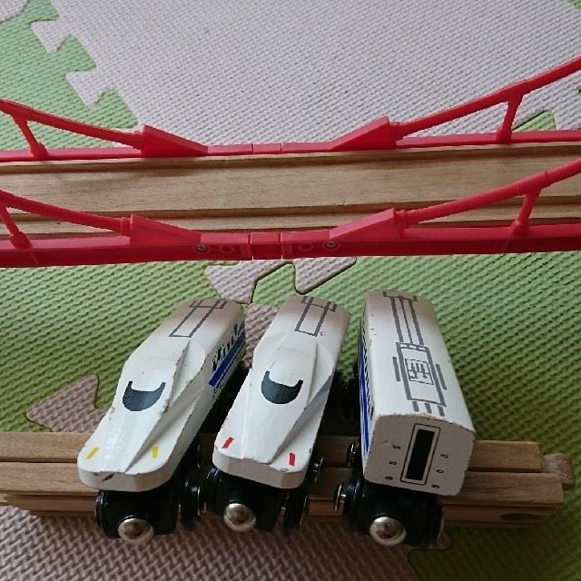 トイザらス(トイザラス)のイマジナリウム 新幹線  木製 レールセット キッズ/ベビー/マタニティのおもちゃ(電車のおもちゃ/車)の商品写真