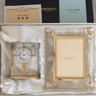 ミキモト(MIKIMOTO)のミキモト 真珠付置時計と写真たてセット(置時計)