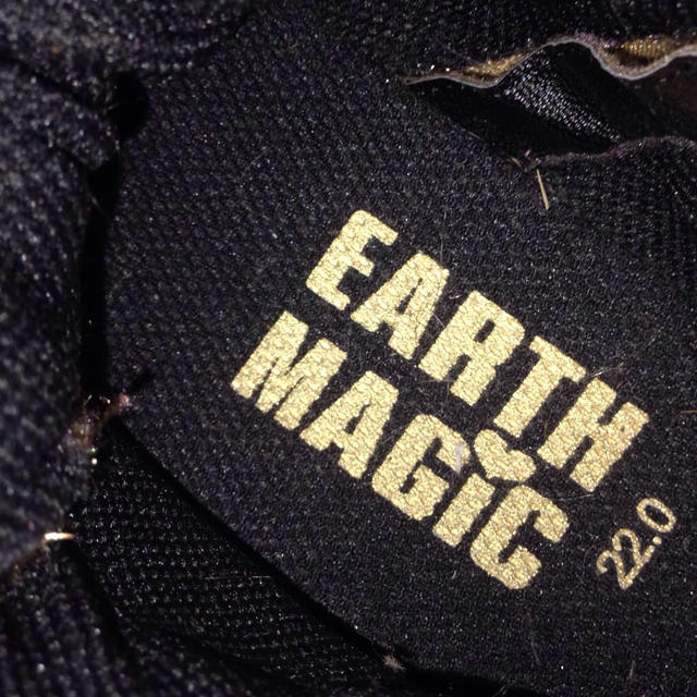 EARTHMAGIC(アースマジック)のEARTHMAGICハイカットスニーカー キッズ/ベビー/マタニティのキッズ靴/シューズ(15cm~)(スニーカー)の商品写真