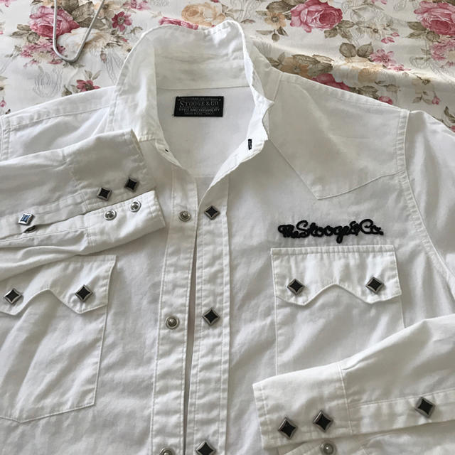 stooge & co  白  コットンシャツ   M メンズのトップス(シャツ)の商品写真