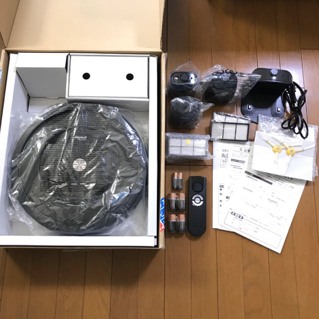 iRobot(アイロボット)のルンバ(Roomba)885plus 美品、付属品充実 スマホ/家電/カメラの生活家電(掃除機)の商品写真