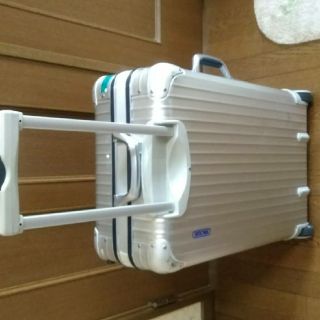 リモワ(RIMOWA)の希少！リモワ トパーズ シルバーインテグラル 63㍑  廃盤製品  ブルーロゴ(トラベルバッグ/スーツケース)