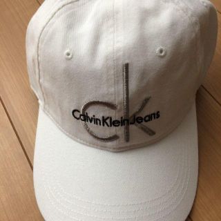 カルバンクライン(Calvin Klein)のカルバンクライン　ビックロゴ　白 帽子(キャップ)