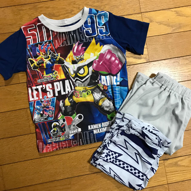 BANDAI(バンダイ)の仮面ライダー エグゼイド パジャマ 110 セット キッズ/ベビー/マタニティのキッズ服男の子用(90cm~)(パジャマ)の商品写真