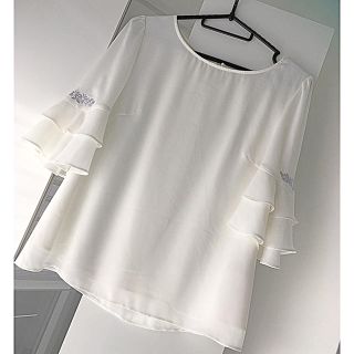 レッセパッセ(LAISSE PASSE)のレッセパッセ 袖フラワー刺繍ブラウス ティアード袖(シャツ/ブラウス(長袖/七分))