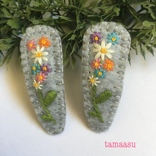 32.お花の刺繍ヘアピンセット✴︎受注製作 ハンドメイドのアクセサリー(ヘアアクセサリー)の商品写真