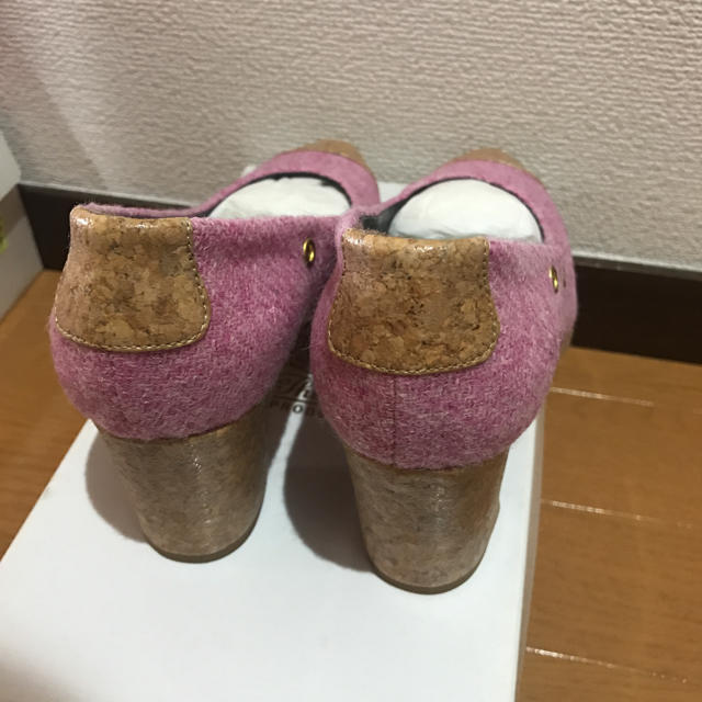 THEATRE PRODUCTS(シアタープロダクツ)のお値下げ【新品、箱あり】シアタープロダクツ パンプス レディースの靴/シューズ(ハイヒール/パンプス)の商品写真