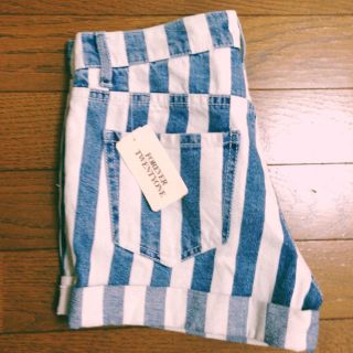 フォーエバートゥエンティーワン(FOREVER 21)のFOREVER21 ストライプSP(ショートパンツ)