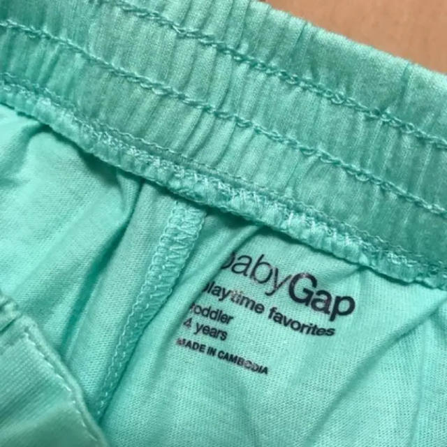 babyGAP(ベビーギャップ)の【未使用】babygap 定番ショートパンツ 4y キッズ/ベビー/マタニティのキッズ服女の子用(90cm~)(パンツ/スパッツ)の商品写真