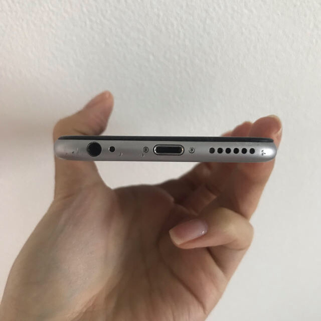 iPhone(アイフォーン)のiPhone 6 Silver 64 GB SIMフリー スマホ/家電/カメラのスマートフォン/携帯電話(スマートフォン本体)の商品写真