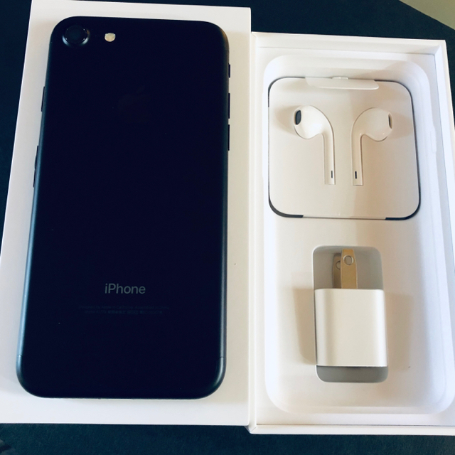 新品 ドコモ docomo iphone7 32GB SIMフリー ブラック 新品 ドコモ docomo iphone7 32GB SIMフリー ブラック