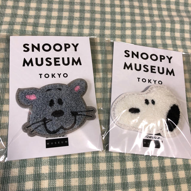 SNOOPY(スヌーピー)のスヌーピーミュージアム さがら刺繍バッジ エンタメ/ホビーのおもちゃ/ぬいぐるみ(キャラクターグッズ)の商品写真