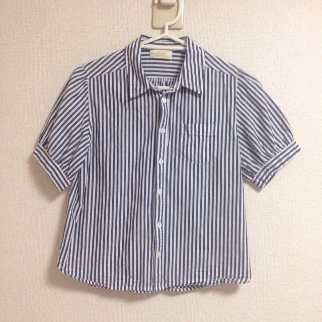 w closet(ダブルクローゼット)のW closet 半袖ストライプシャツ レディースのトップス(シャツ/ブラウス(半袖/袖なし))の商品写真