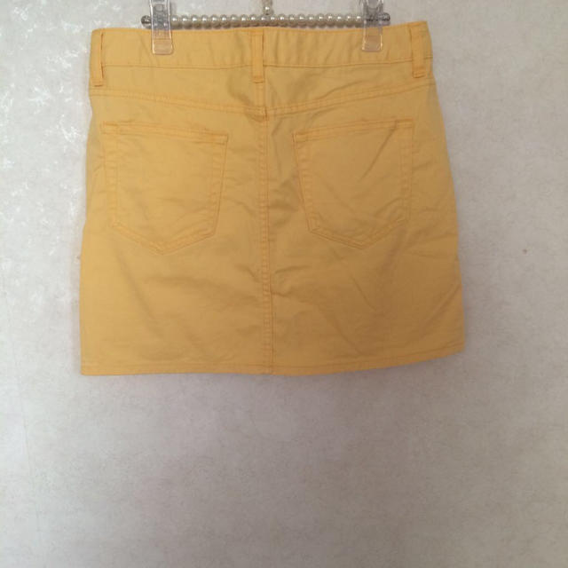 UNIQLO(ユニクロ)の新品  イエロー デニム タイトスカート レディースのスカート(ミニスカート)の商品写真