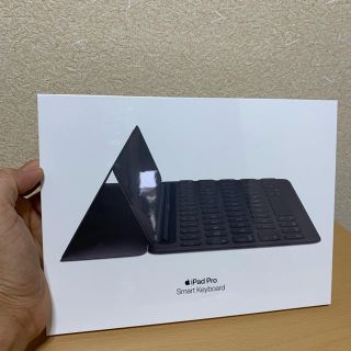 アイパッド(iPad)の新しい 10.5インチiPad Smart Keyboard(iPadケース)