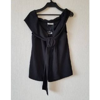 ティティアンドコー(titty&co)のtitty&Co. ノースリーブシャツ　黒　新品タグ付き(シャツ/ブラウス(半袖/袖なし))