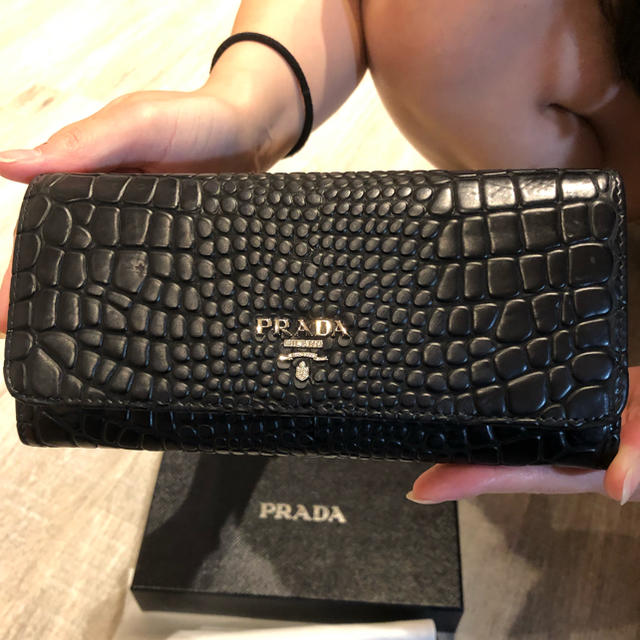 PRADA(プラダ)の新品未使用 クロコ調 男女兼用サイフ プラダ メンズのファッション小物(長財布)の商品写真