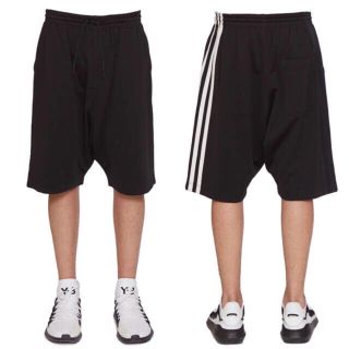 ワイスリー(Y-3)のY-3 M 3STP SHORT ハーフパンツ(ショートパンツ)