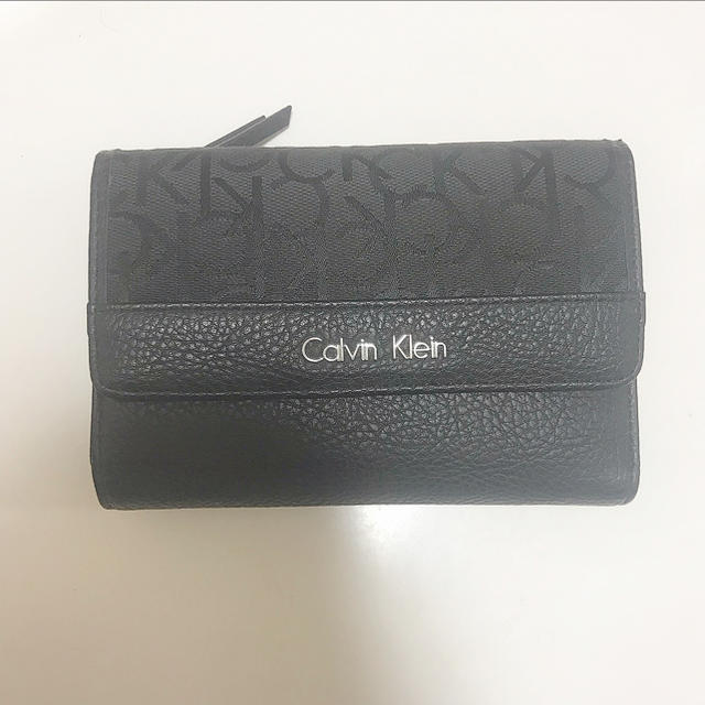 Calvin Klein(カルバンクライン)のCalvin Klein 折りたたみ財布 レディースのファッション小物(財布)の商品写真