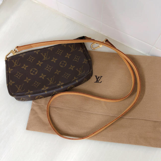 VUITTON アクセサリーポーチ