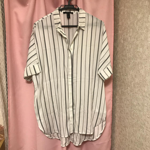 FOREVER 21(フォーエバートゥエンティーワン)の☆Forever21 トップス☆値下げ！！ レディースのトップス(シャツ/ブラウス(半袖/袖なし))の商品写真