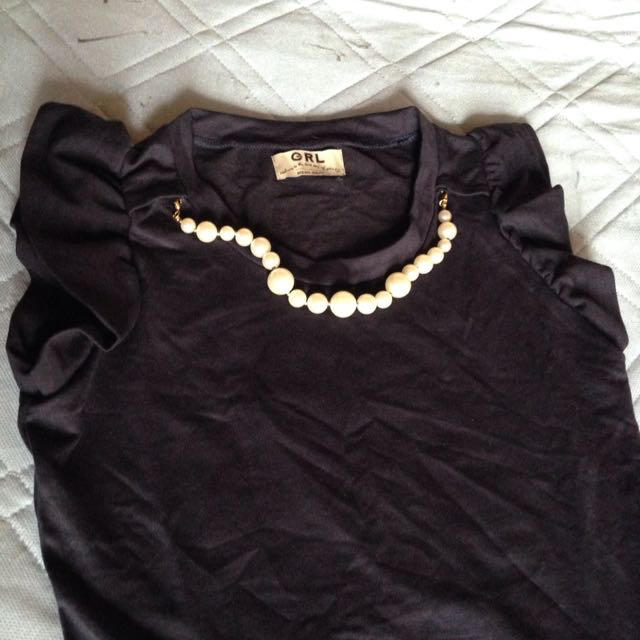 GRL(グレイル)のパール付きフリルトップス レディースのトップス(Tシャツ(半袖/袖なし))の商品写真