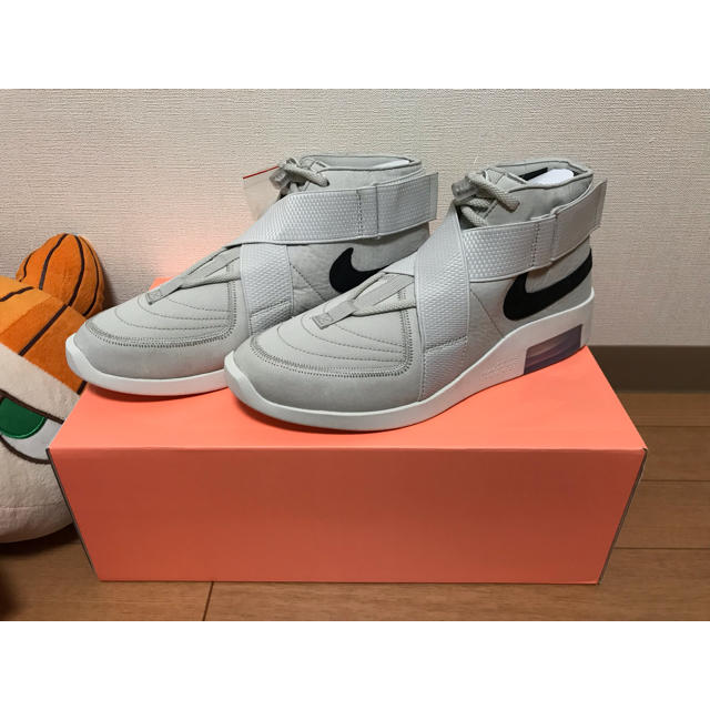 メンズNIKE × AIR FEAR OF GOD RAID LIGHT BONE