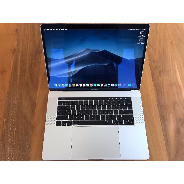 Apple(アップル)のMacBook Pro 15 2016 USキー i7 2.7/16GB/512 スマホ/家電/カメラのPC/タブレット(ノートPC)の商品写真