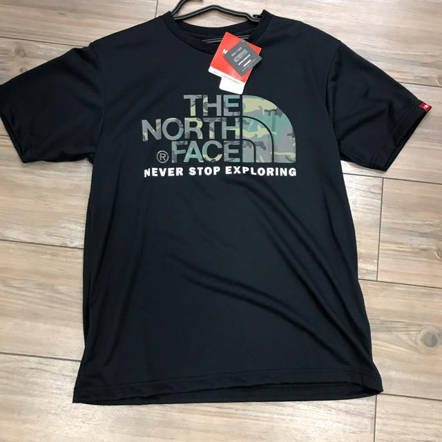 新品 ノースフェイスTシャツ