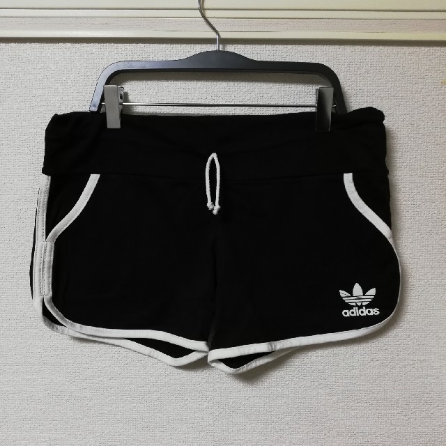 adidas(アディダス)のadidas　ショートパンツ レディースのパンツ(ショートパンツ)の商品写真