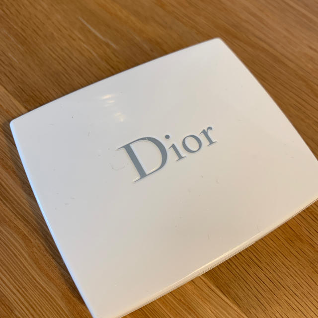 Dior(ディオール)のディオール スノー ブラッシュ&ブルーム パウダー 003 コスメ/美容のベースメイク/化粧品(フェイスカラー)の商品写真