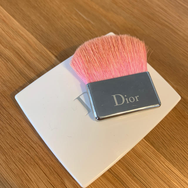 Dior(ディオール)のディオール スノー ブラッシュ&ブルーム パウダー 003 コスメ/美容のベースメイク/化粧品(フェイスカラー)の商品写真