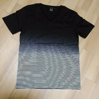 ダナキャランニューヨーク(DKNY)の美品　DKNY グラデーションボーダー　Ｔシャツ オンワード樫山(Tシャツ/カットソー(半袖/袖なし))