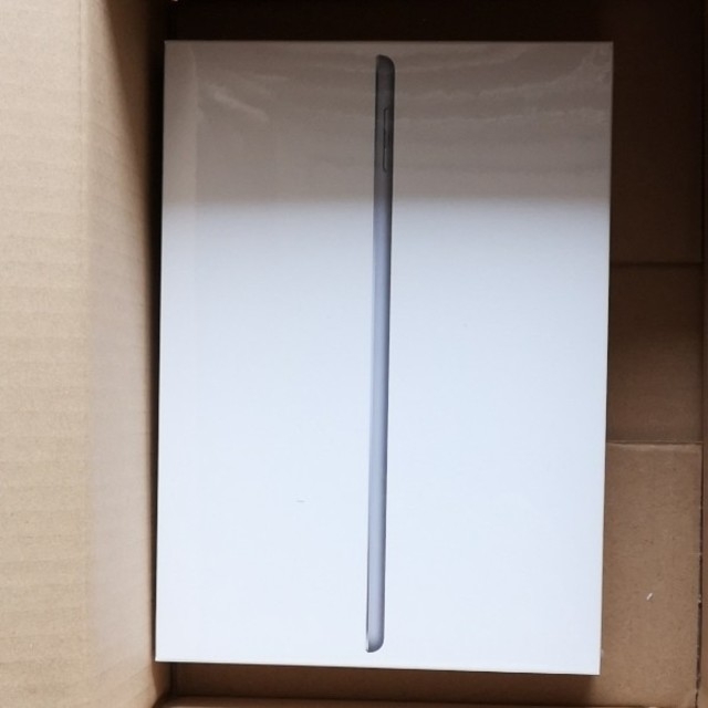 iPad 32GB 2018年 春　Wi-Fi 9.7インチ スペースグレイ