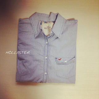 ホリスター(Hollister)のHOLLISTER シャツ(Tシャツ(半袖/袖なし))