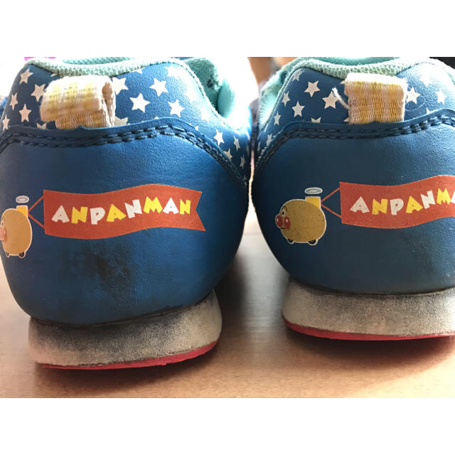 アンパンマン(アンパンマン)のアンパンマン 靴 17cm 青 マジックテープ即購入可能♪様専用 キッズ/ベビー/マタニティのキッズ靴/シューズ(15cm~)(スニーカー)の商品写真