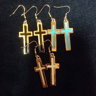 アズールバイマウジー(AZUL by moussy)のクロスピアス3色セット♡(ピアス)