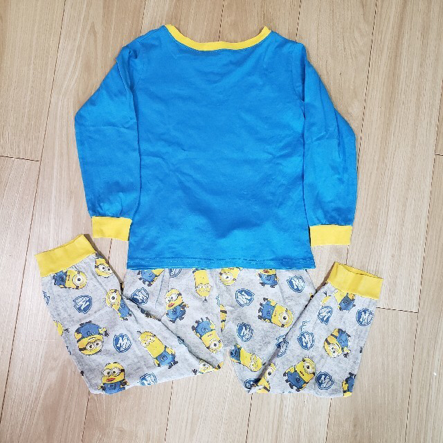 ミニオン(ミニオン)のミニオンズパジャマ　115 キッズ/ベビー/マタニティのキッズ服男の子用(90cm~)(パジャマ)の商品写真