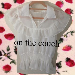 オンザカウチ(on the couch)のボリュームフリルブラウス(シャツ/ブラウス(半袖/袖なし))