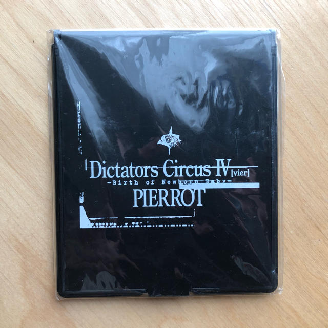 未使用　PIERROT Dictators Circus ミラー 腕章 キリト エンタメ/ホビーのタレントグッズ(ミュージシャン)の商品写真