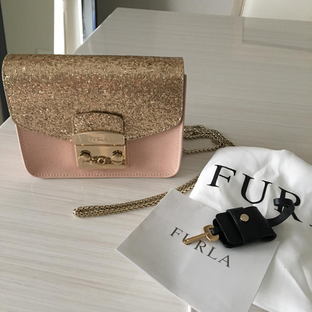 シャイニングゴールデン お値下げ!新品FURLA/フルラ/メトロポリス