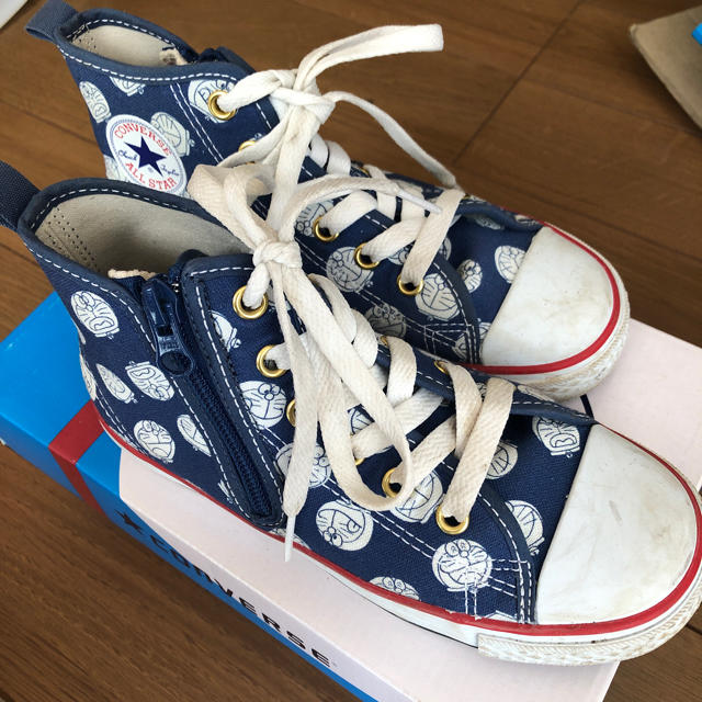 CONVERSE(コンバース)のドラえもん コンバース 20cm キッズ/ベビー/マタニティのキッズ靴/シューズ(15cm~)(スニーカー)の商品写真