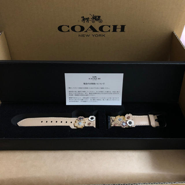 Apple Watch(アップルウォッチ)の【美品】アップルウォッチcoachバンド     38㎜ティーローズアップリケ♡ メンズの時計(レザーベルト)の商品写真