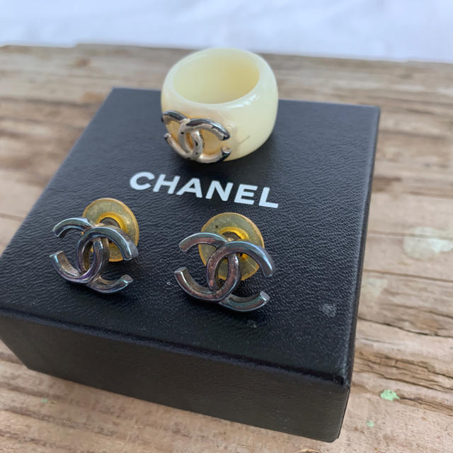 CHANEL(シャネル)のCHANELシャネル ◎ 指輪(リング)とピアスのセット*アクセサリー レディースのアクセサリー(リング(指輪))の商品写真