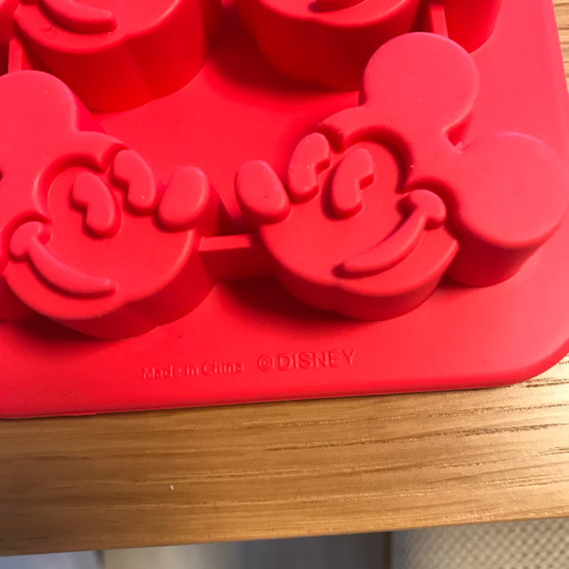 Disney(ディズニー)のミッキーマウスアイスキューブ＋シリコン製氷皿 インテリア/住まい/日用品のキッチン/食器(収納/キッチン雑貨)の商品写真